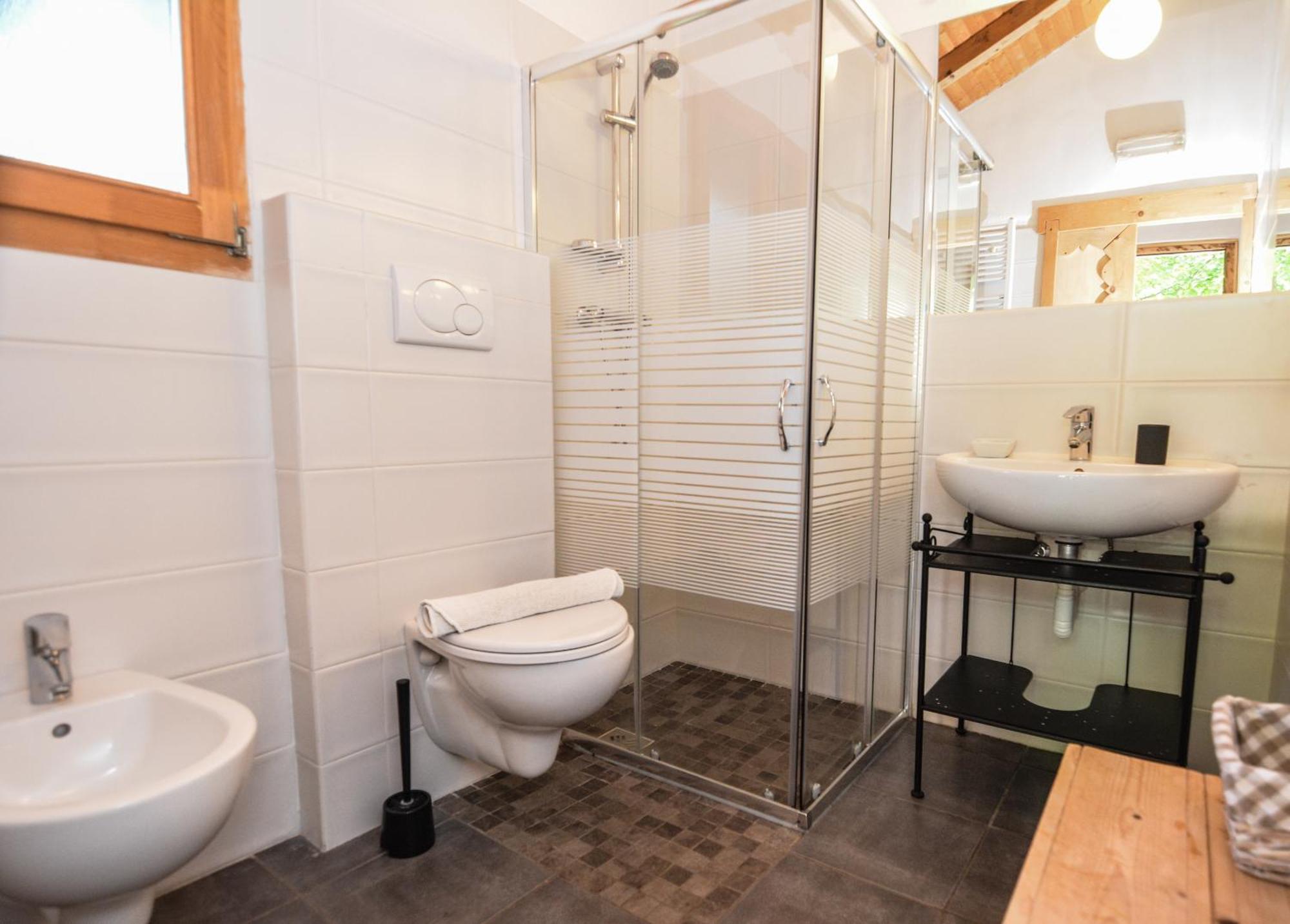 Agritur Airone Bed&Camping Levico Terme Ruang foto