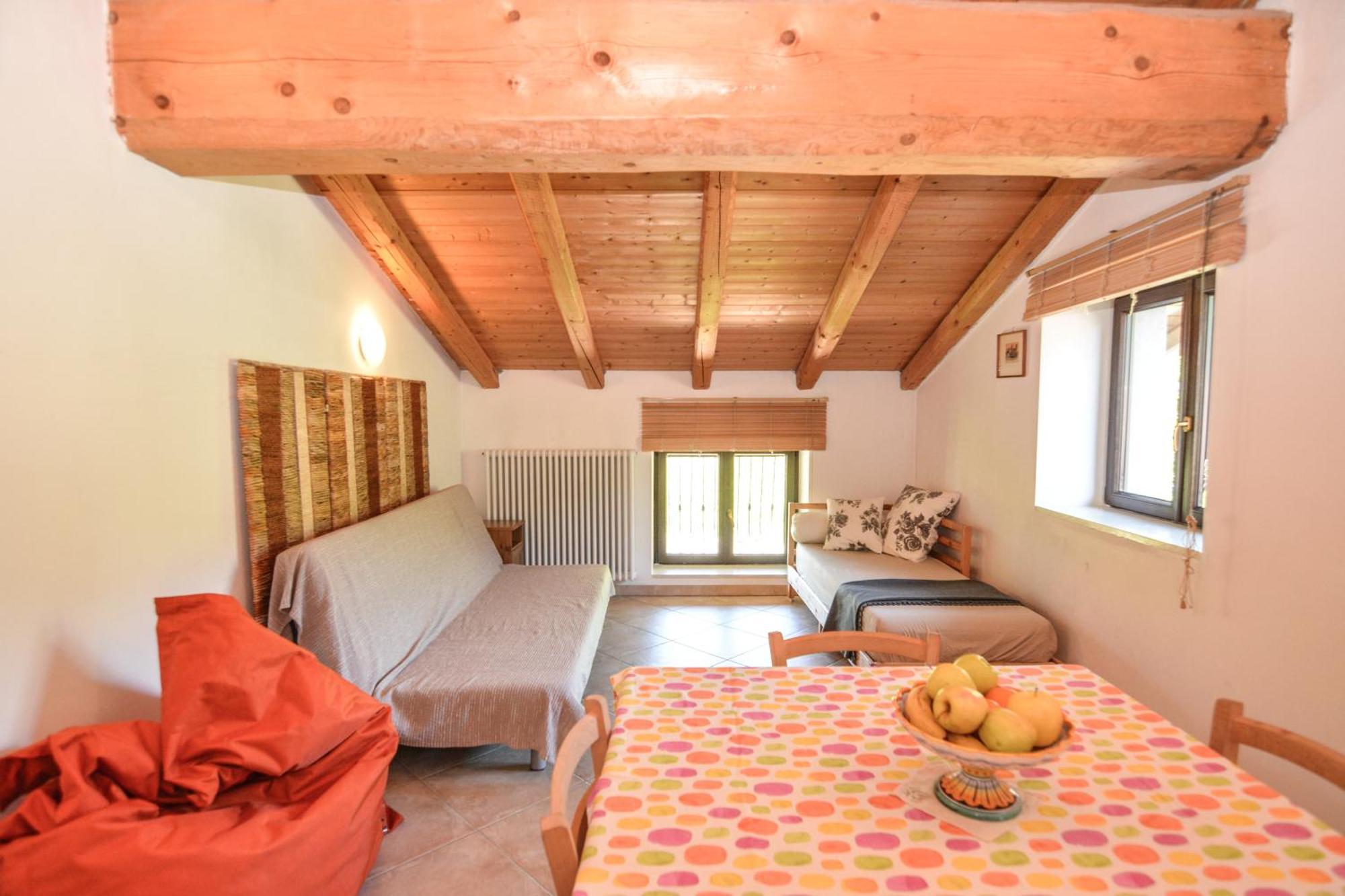 Agritur Airone Bed&Camping Levico Terme Ruang foto